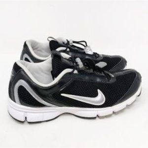 Nike woman’s black tennis shoes size 7